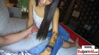 Skinny ερασιτέχνης ασίας τσούλα που χρησιμοποιούνται από πίσω από ένα BWC