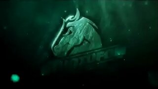 כיפה אדומה מקבל מכה על ידי זאב הגדול והרע.