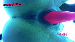 Teu euleum-euleum Slut Lactating jeung Masturbating di Puseur Jasmani